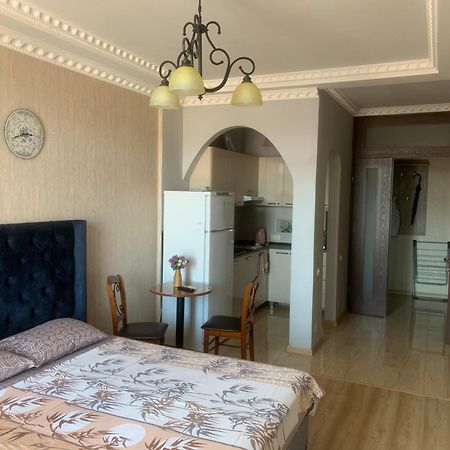 Апартаменты Berapartment1 Батуми Экстерьер фото